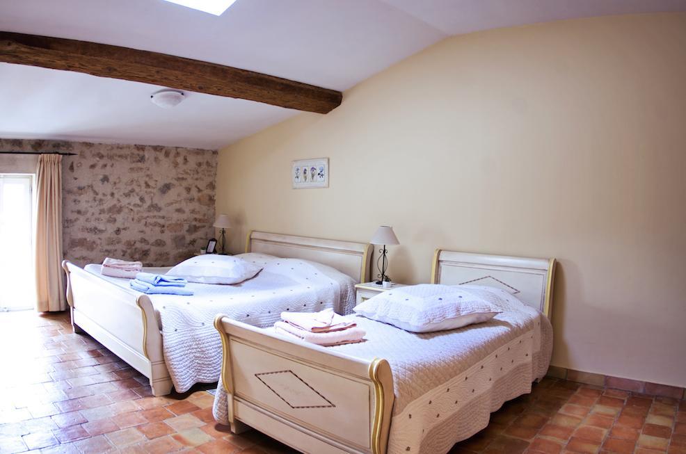 L'Abri Du Poete Bed & Breakfast Besse-sur-Issole Room photo