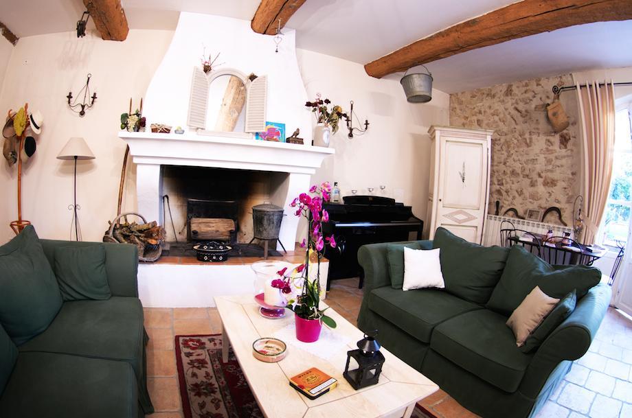 L'Abri Du Poete Bed & Breakfast Besse-sur-Issole Exterior photo
