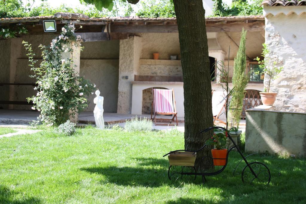 L'Abri Du Poete Bed & Breakfast Besse-sur-Issole Exterior photo