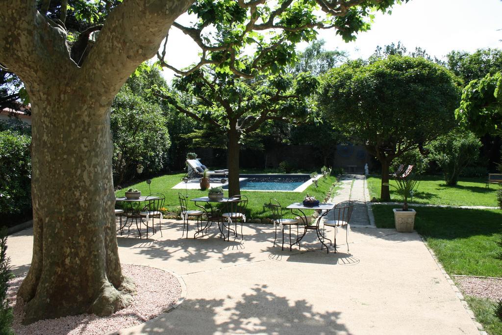 L'Abri Du Poete Bed & Breakfast Besse-sur-Issole Exterior photo